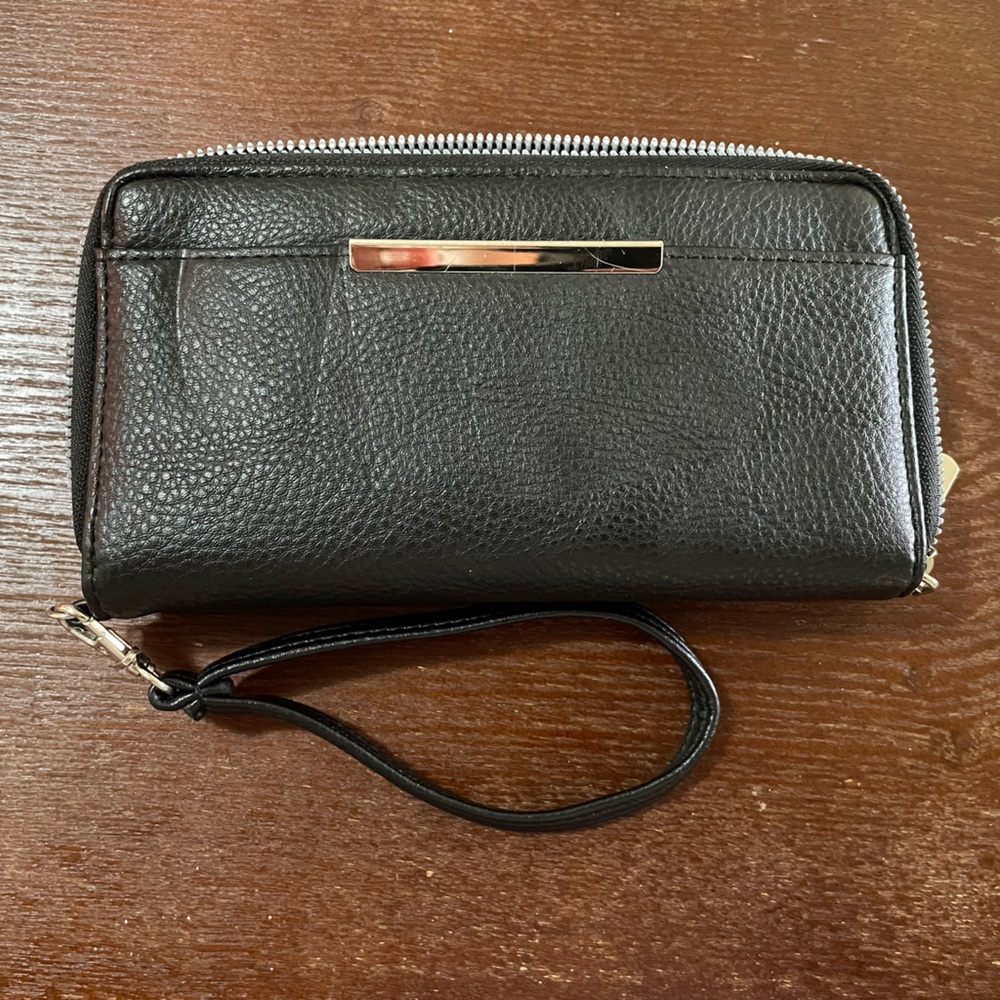 Clutch wallet